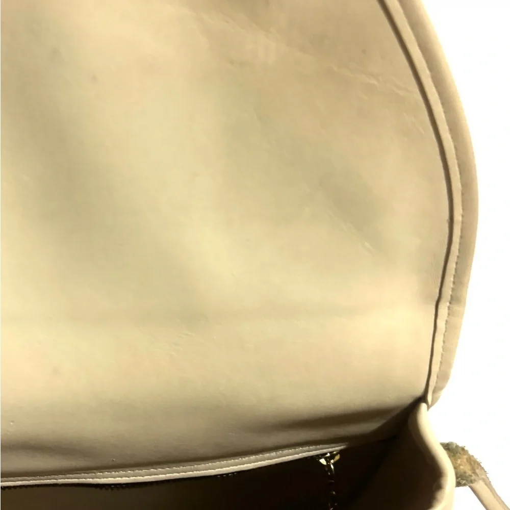 Coach vintage Elegant Cream distressed leather crossbody Bag